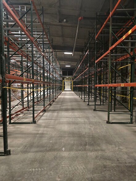 More Photos Of 1301 N Three Notch St, Troy Flex For Lease