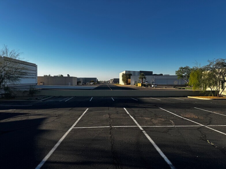 More Photos Of 7301 E Butherus Dr, Scottsdale Restaurant For Sale