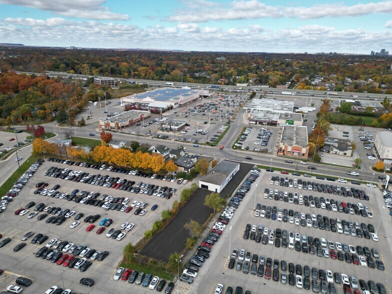 More Photos Of 142 Cross Ave, Oakville Auto Repair For Sale