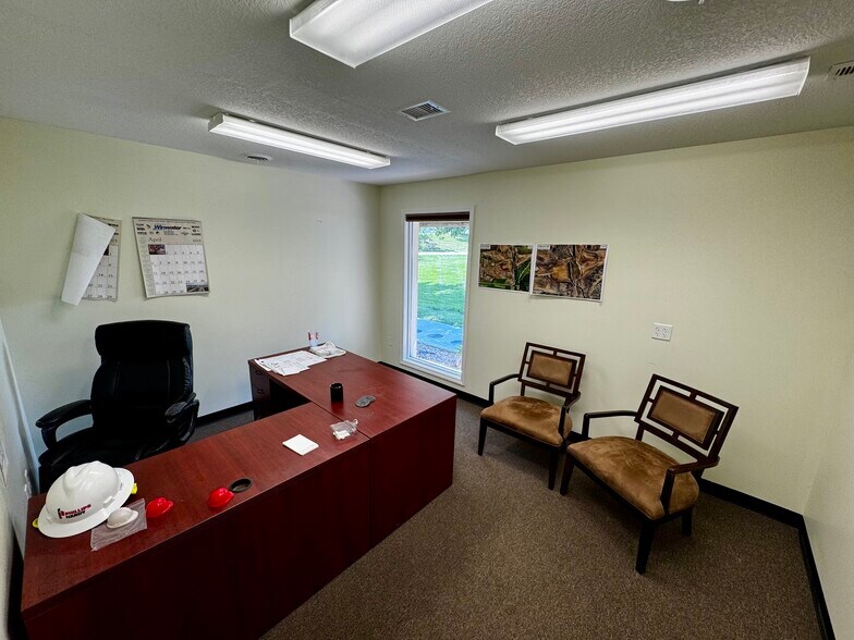 More Photos Of 1170 W Kansas St, Liberty Unknown For Lease