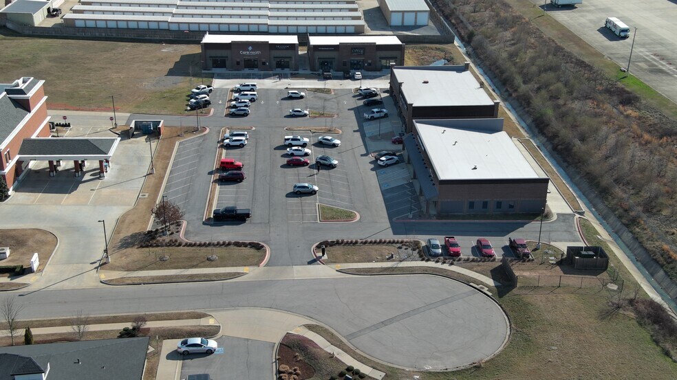 More Photos Of 6210 Huntington Cir, Fort Smith Storefront For Sale