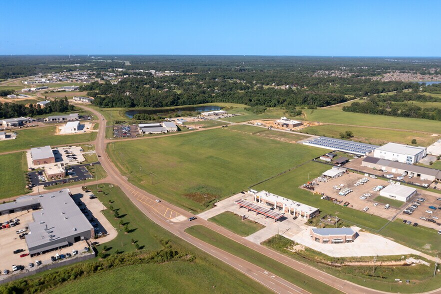 More Photos Of Calhoun Station Pky, Madison Land For Sale