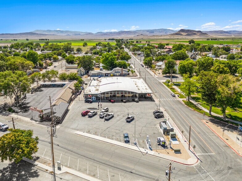 More Photos Of 965 Dartmouth Ave, Lovelock Supermarket For Sale