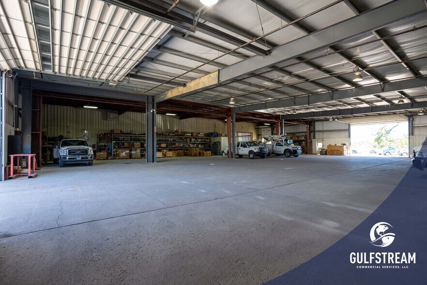 More Photos Of 5630 Airline Rd, Henderson Manufacturing For Lease