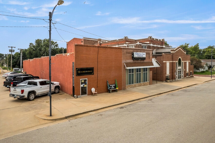 More Photos Of 115-117 W Grand Ave, Tonkawa Storefront Retail Office For Sale