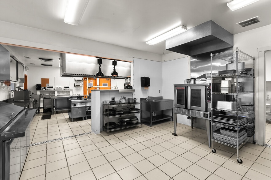 More Photos Of 7951 Hwy 35, Bigfork Restaurant For Lease