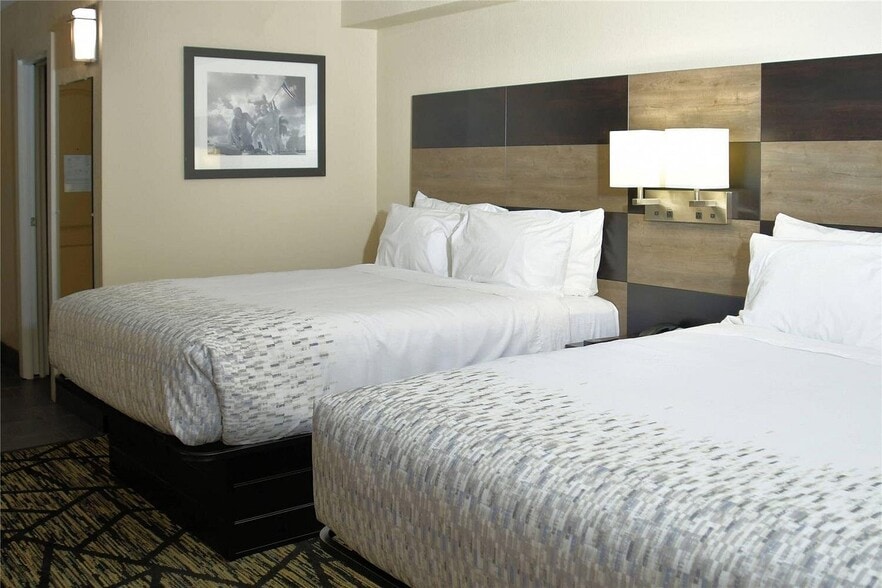 More Photos Of 2115 N Marine Blvd, Jacksonville Hotel For Sale
