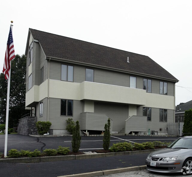 More Photos Of 1215 Reservoir Ave, Cranston Office For Lease