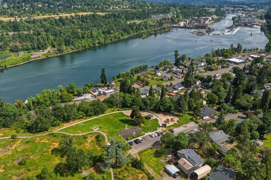 More Photos Of 715 S McLoughlin Blvd, Oregon City Apartments For Sale