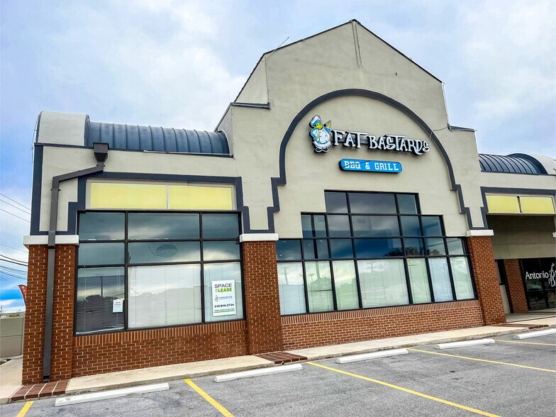 More Photos Of 7530 Bandera Rd, San Antonio Storefront For Lease