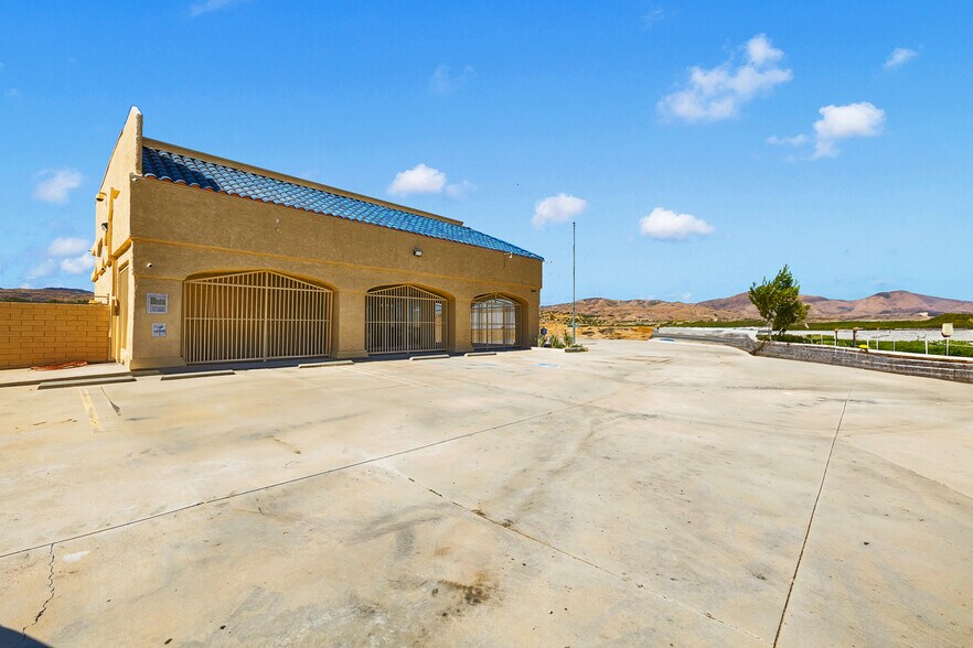 More Photos Of 2660 Pearblossom Hwy, Palmdale Office Residential For Sale