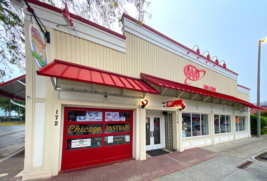 More Photos Of 172 Front St N, Issaquah General Retail For Sale