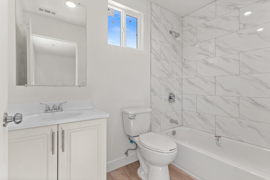 More Photos Of 707 W 80th St, Los Angeles Land For Sale