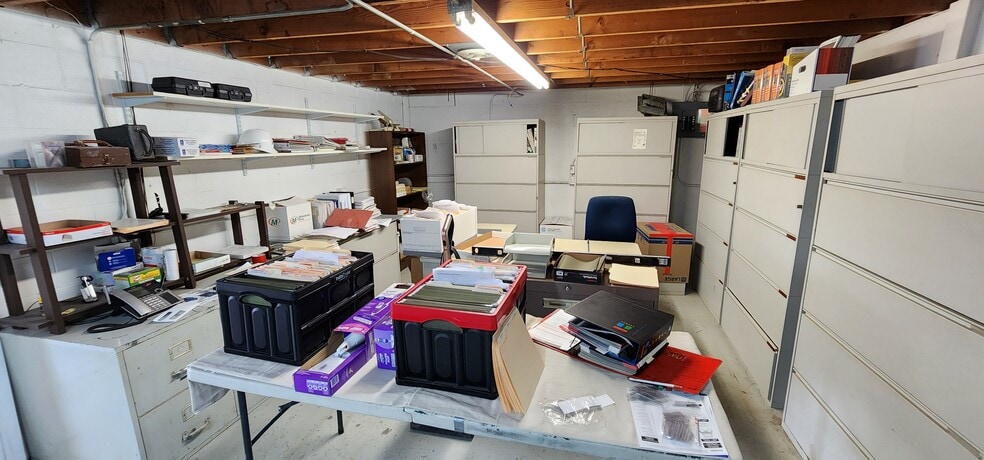 More Photos Of 4 Alcap Rdg, Cromwell Manufacturing For Lease