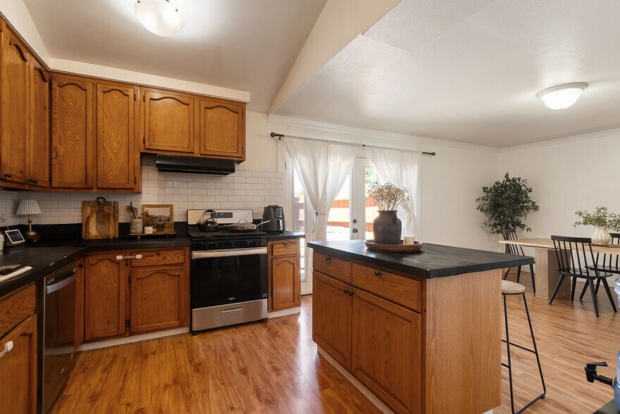 More Photos Of 1845 Norval St, Pomona Multifamily For Sale