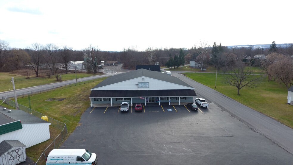 More Photos Of 104 Lenox Ave, Oneida Freestanding For Sale