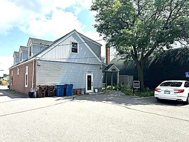 More Photos Of 2305 Commerce Blvd, Mound Office For Lease