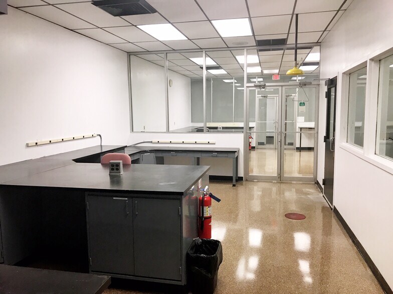 More Photos Of 300 Kimberton Rd, Phoenixville Research And Development For Sale