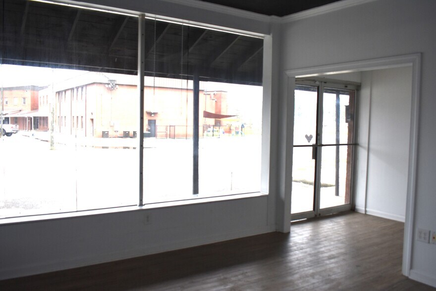 More Photos Of 104 N College St, Gadsden General Retail For Sale