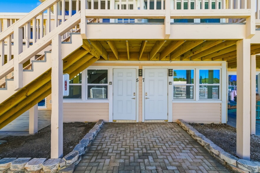 More Photos Of 9022 Midnight Pass Rd, Sarasota Apartments For Sale