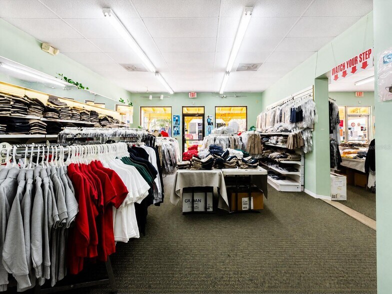 More Photos Of 12 E Darlington Ave, Kissimmee General Retail For Sale
