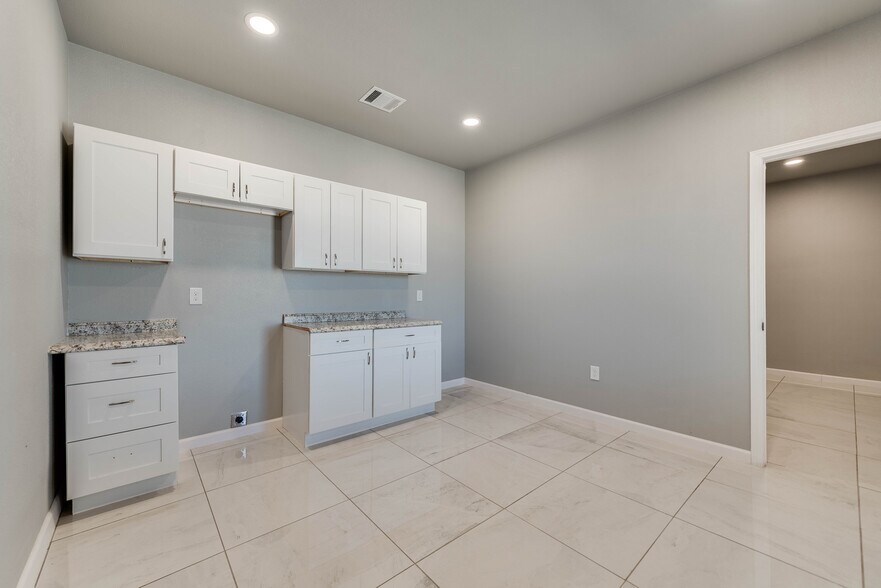 More Photos Of 2820 S FM 866, Odessa Manufacturing For Lease