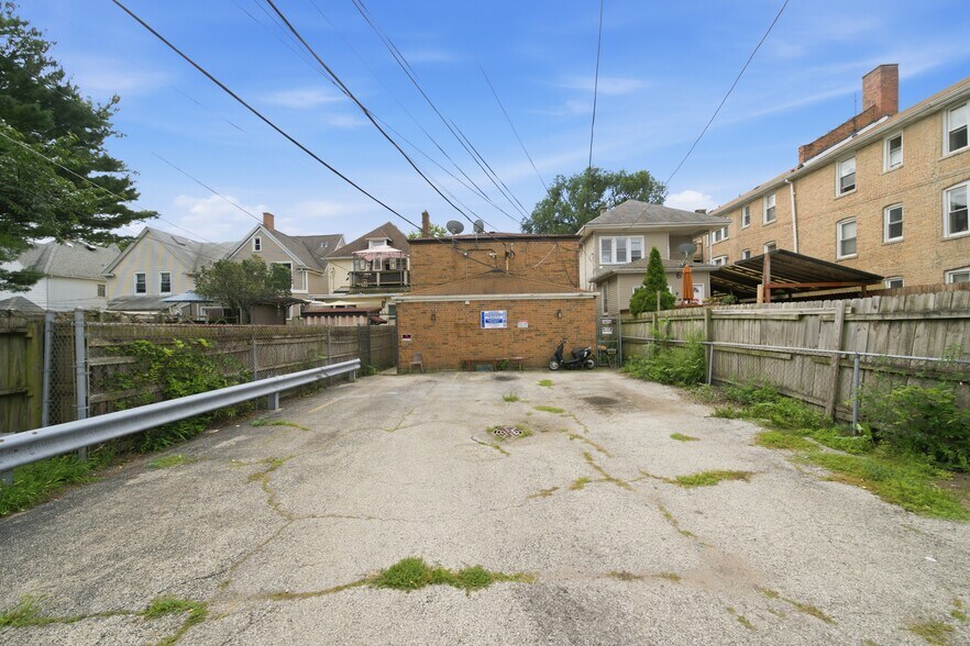 More Photos Of 1766 W Granville Ave, Chicago Apartments For Sale