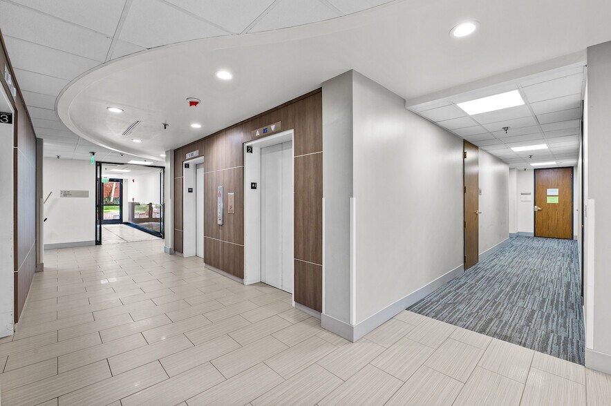 More Photos Of 950 E Harvard Ave, Denver Medical For Lease