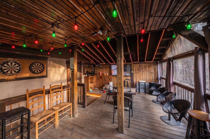 More Photos Of 309 Keller Ave, Fayetteville Storefront Retail Office For Sale