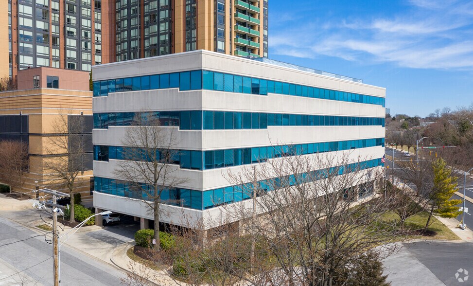 More Photos Of 200 W Towsontown Blvd, Towson Office For Sale