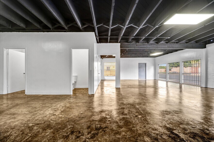 More Photos Of 520 W Pacific Coast Hwy, Long Beach Flex For Sale