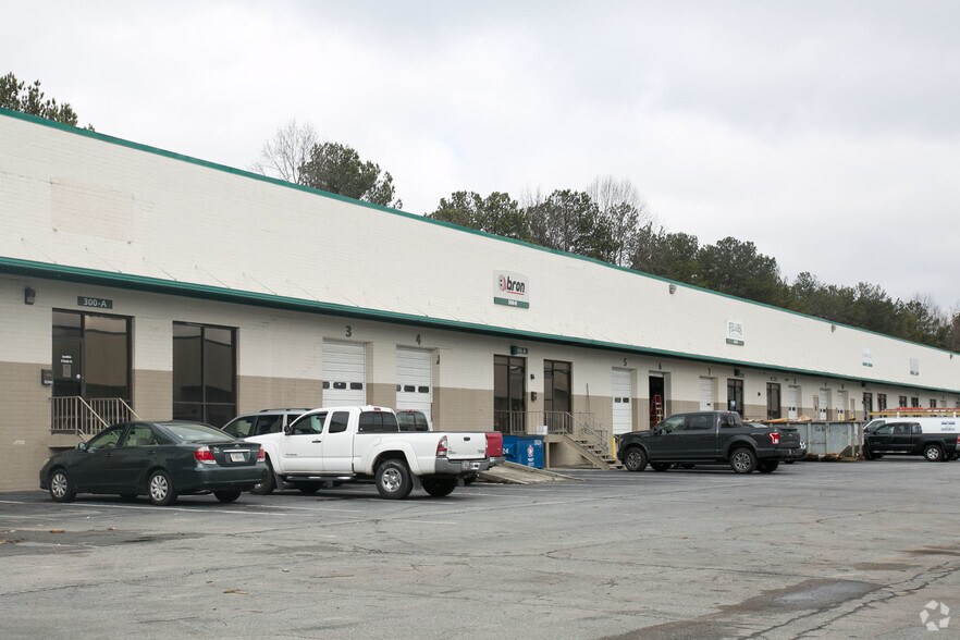 More Photos Of 300 Piedmont Ct, Doraville Warehouse For Lease