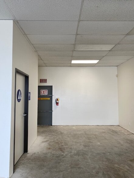 More Photos Of 2413 Fairview Ave, Santa Ana Unknown For Lease