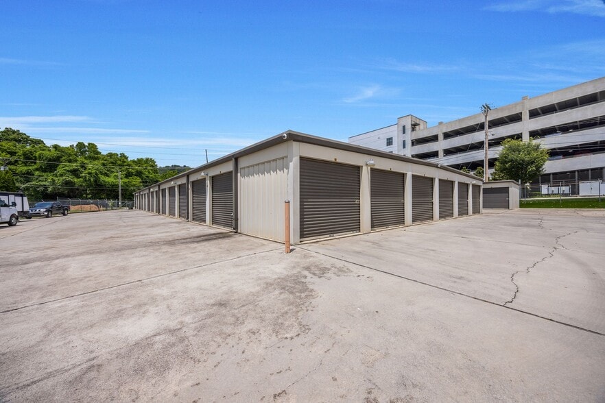 More Photos Of 500 W Manning St, Chattanooga Self Storage For Sale