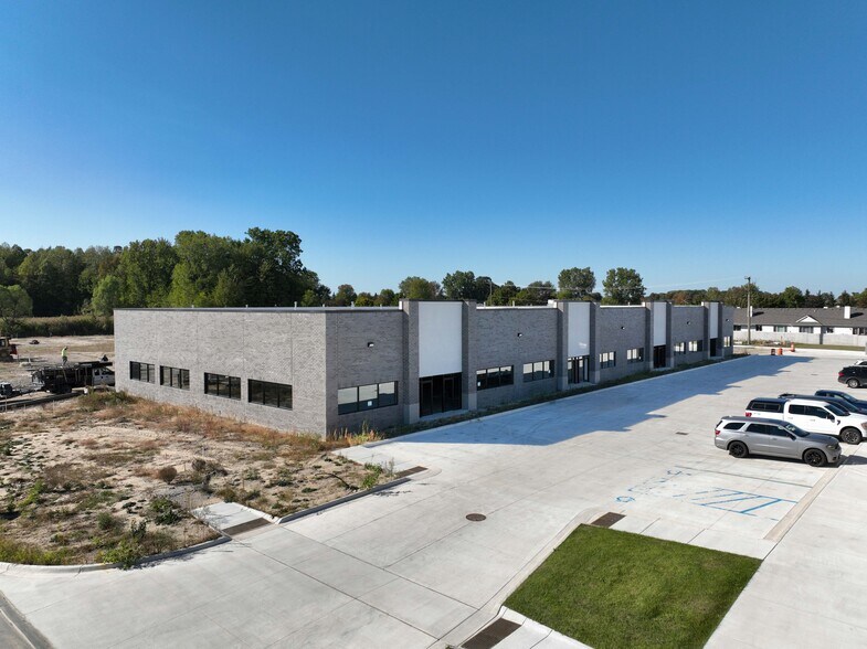 More Photos Of 17201 Leone Dr, Macomb Unknown For Lease