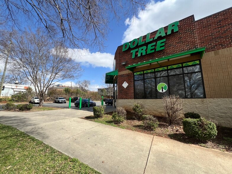 More Photos Of 1720 W Trade St, Charlotte Freestanding For Sale