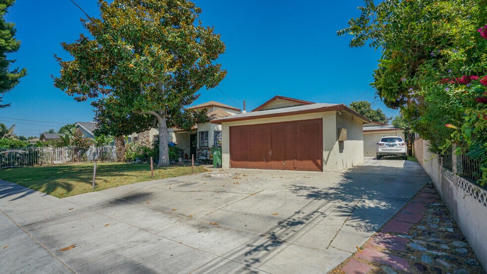 More Photos Of 3847 W 110th St, Inglewood Apartments For Sale