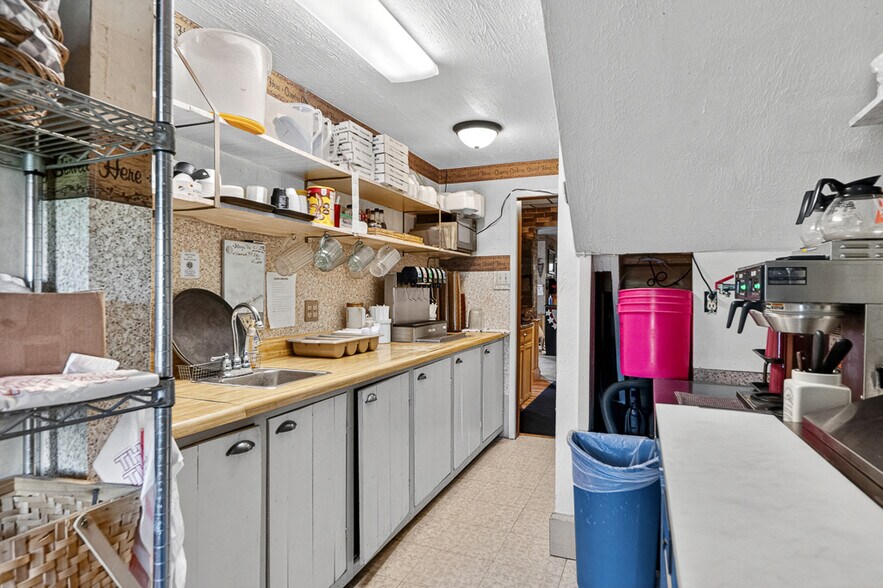 More Photos Of 1281 OH-183, Atwater Restaurant For Sale