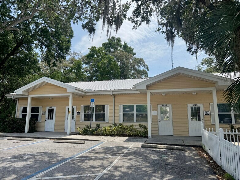 More Photos Of 6616-6636 Rowan Rd, New Port Richey Office For Lease