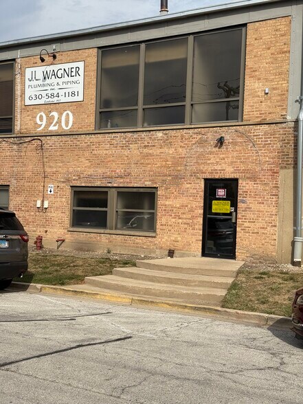 More Photos Of 920 Cedar Ave, St Charles Light Distribution For Lease