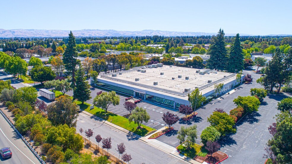 More Photos Of 303 Ravendale Dr, Mountain View Office For Lease