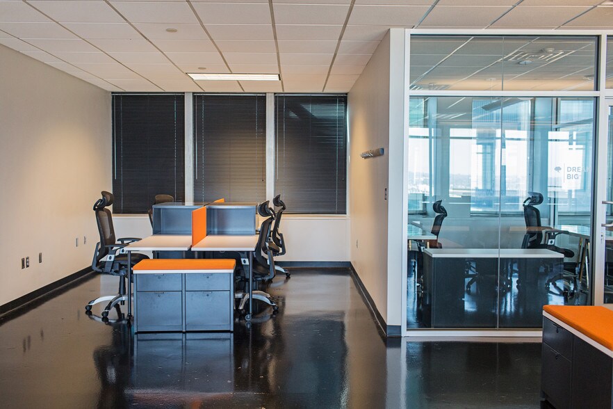 More Photos Of 401 Church St, Nashville Office For Lease