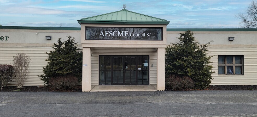 More Photos Of 32 Line St, Dunmore Office For Sale