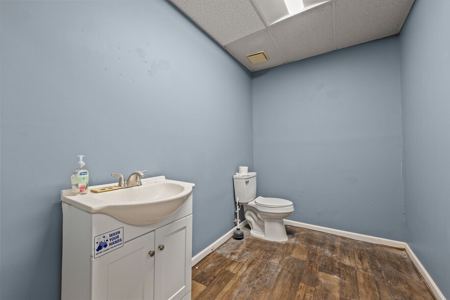 More Photos Of 220-222 S Scales St, Reidsville Storefront Retail Office For Sale