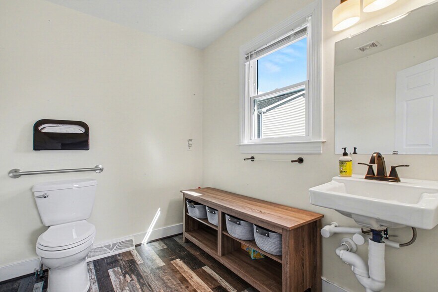 More Photos Of 2603 Lafayette Blvd, Fredericksburg General Retail For Lease