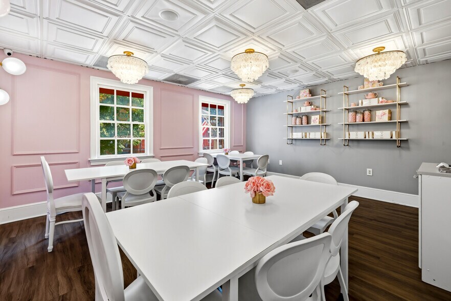 More Photos Of 3 E Market St, Leesburg Office For Sale