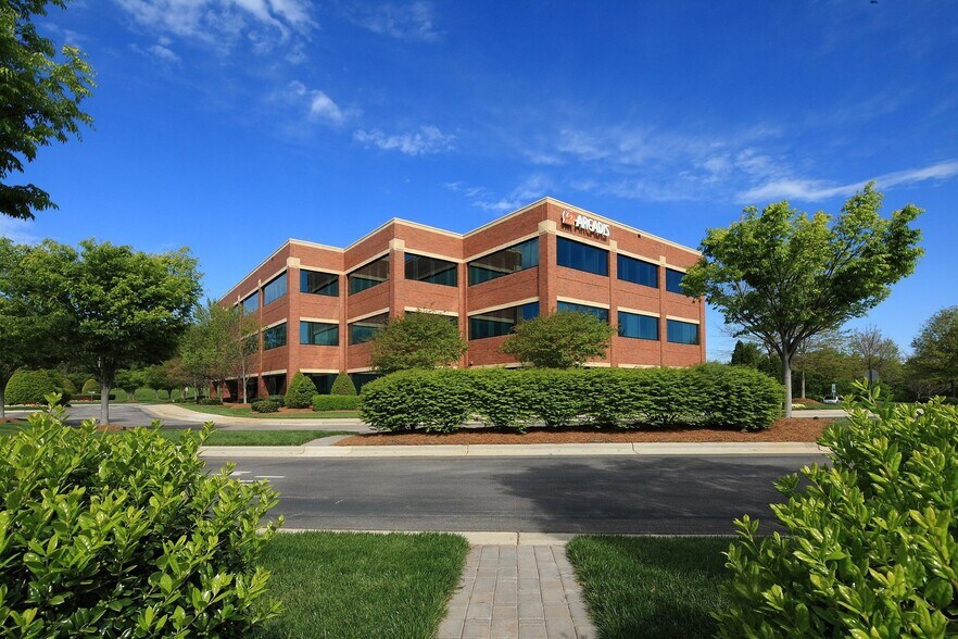 More Photos Of 801 Corporate Center Dr, Raleigh Office Residential For Lease