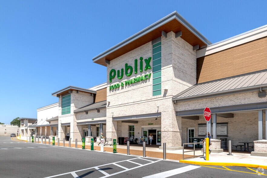 Primary Photo Of 3636 Harden Blvd, Lakeland Supermarket For Lease