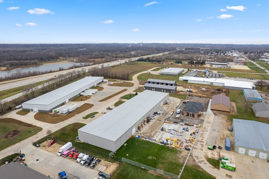 More Photos Of 2811 - 2813 Geraldine, Waterloo Specialty For Sale