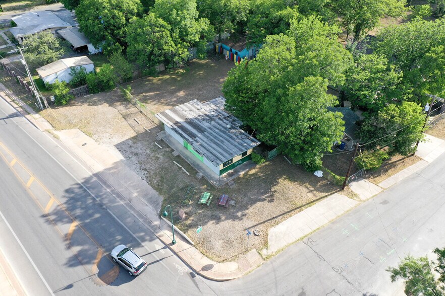 More Photos Of 1807 Mission Rd, San Antonio Freestanding For Sale